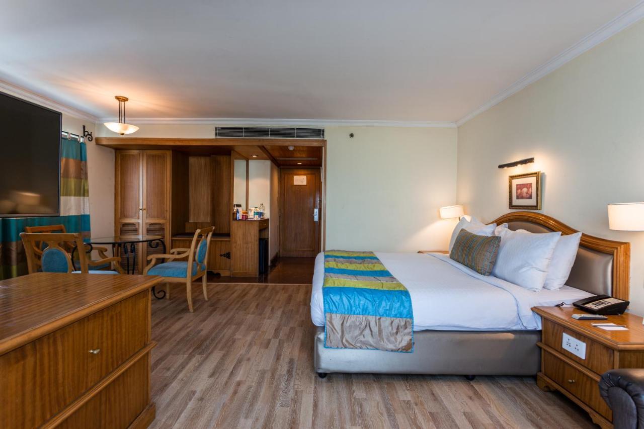 The Maya Hotel Dzsálandhár Kültér fotó